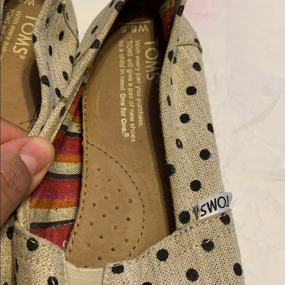 Toms - Picture 2 of 6